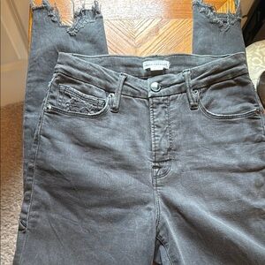 Good American Black Ankle Cropped Jeans Distressed